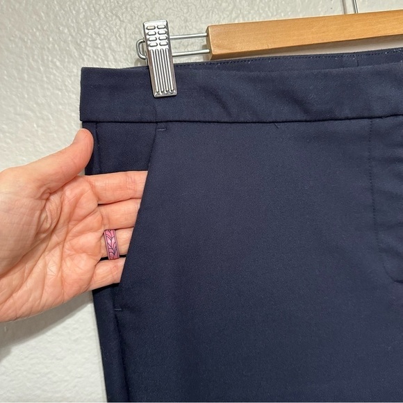 Chico's Cropped Pants Women's 1R US 8 Navy Blue Flat Front Stretch Slacks Career - Picture 3 of 8